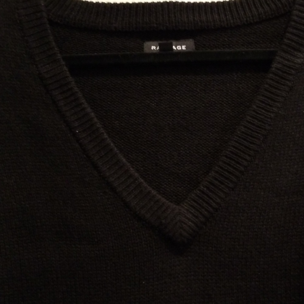 Sweater - Picture 4 of 4